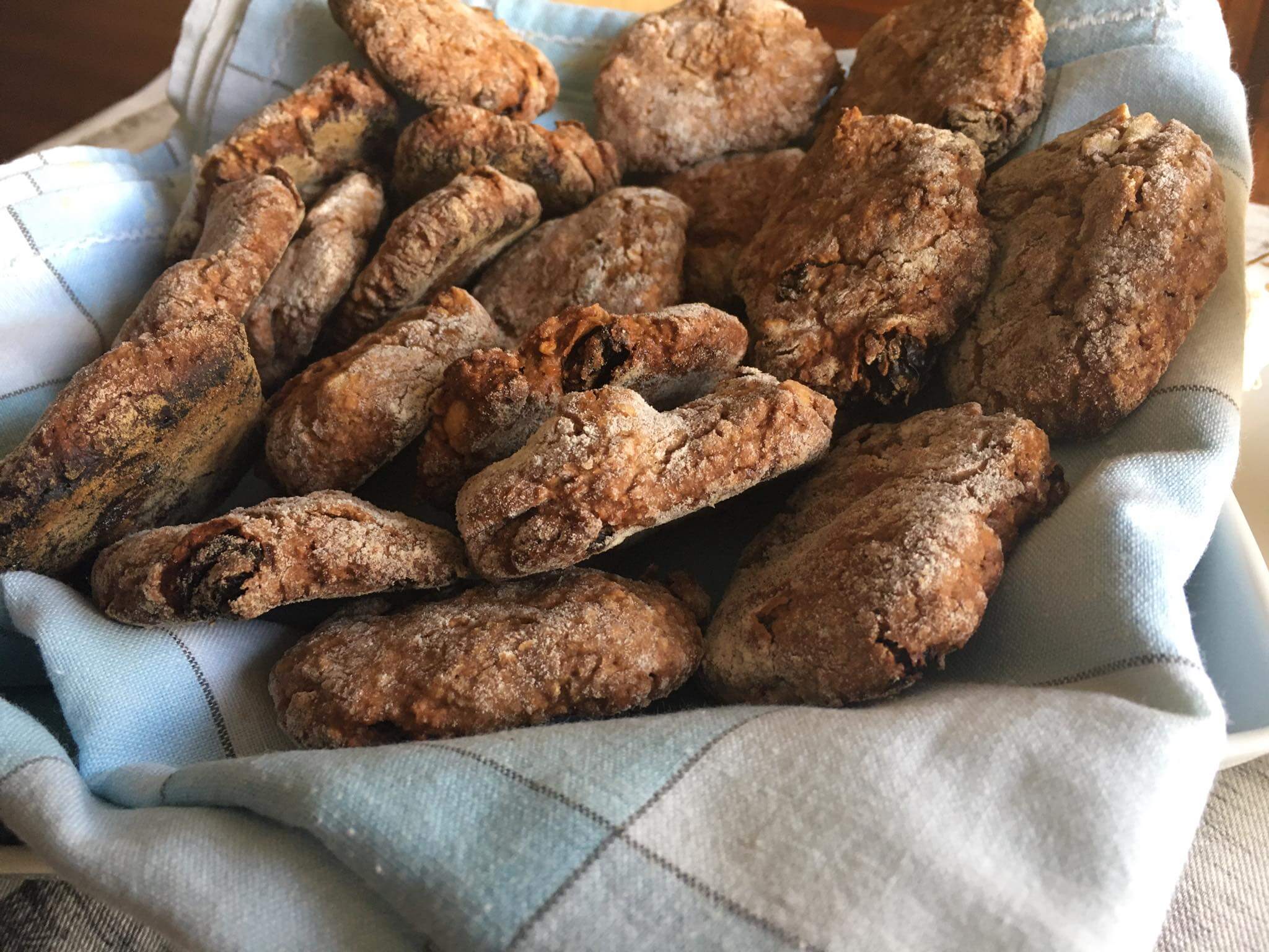 Biscoitos de Alfarroba, frutos secos e sementes de sésamo